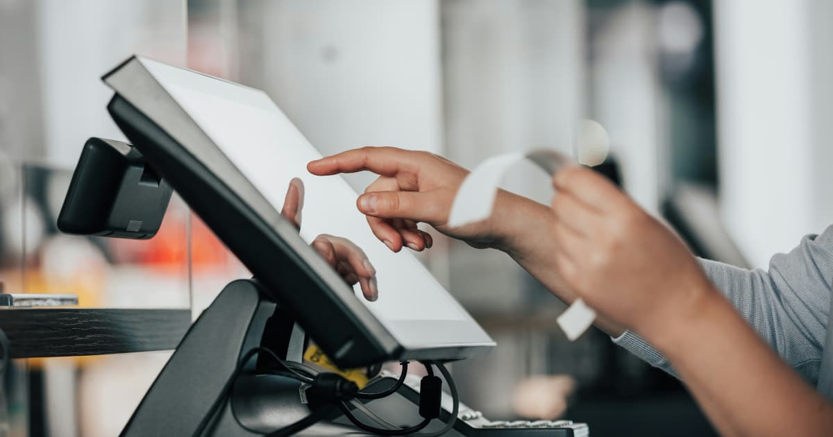 Lab-Grown Blue Diamonds Revolutionize Engagement Ring Market