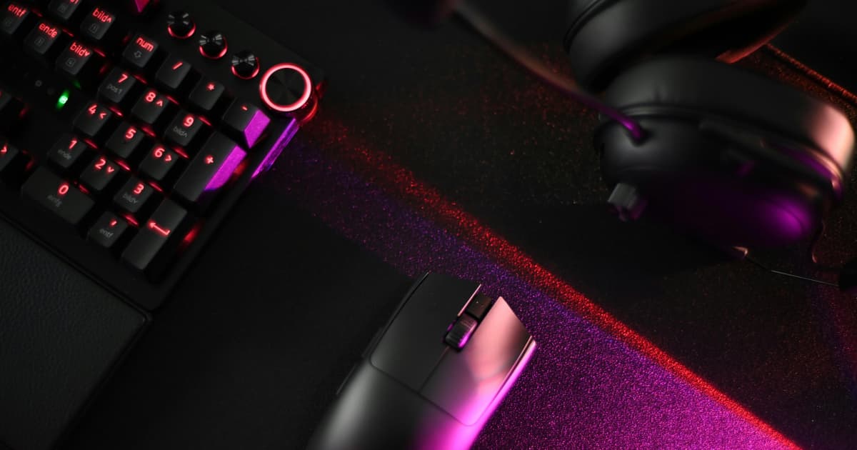 MelGeek Launches Centauri Series Keyboards with OLED Displays and Magnetic Switch Technology