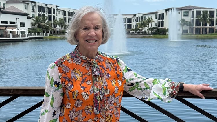 Retired Interior Designer Highlights Siena Lakes' Design Flexibility for Active Senior Living