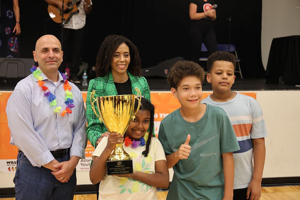 Willy’s Mexicana Grill Celebrates 30 Years with Fundraising Success for Boys & Girls Clubs