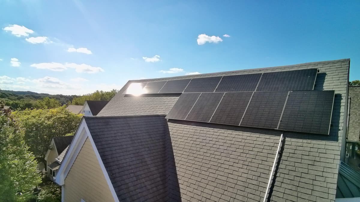 Massachusetts Homeowners Urged to Act on Solar Incentives Before 2026 Expiration
