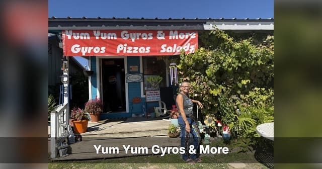 Canyon Lake's Yum Yum Gyros & More Brings Back Holiday Giving Tree for 2026